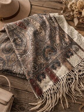 Vintage La Fiorentina 100% Wool Paisley Leopard Fringe Scarf Wrap Shawl